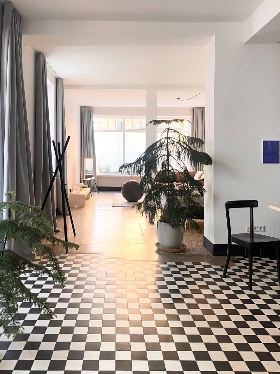 Bed, Living room, Photo of the whole room, Seating area, Bedroom