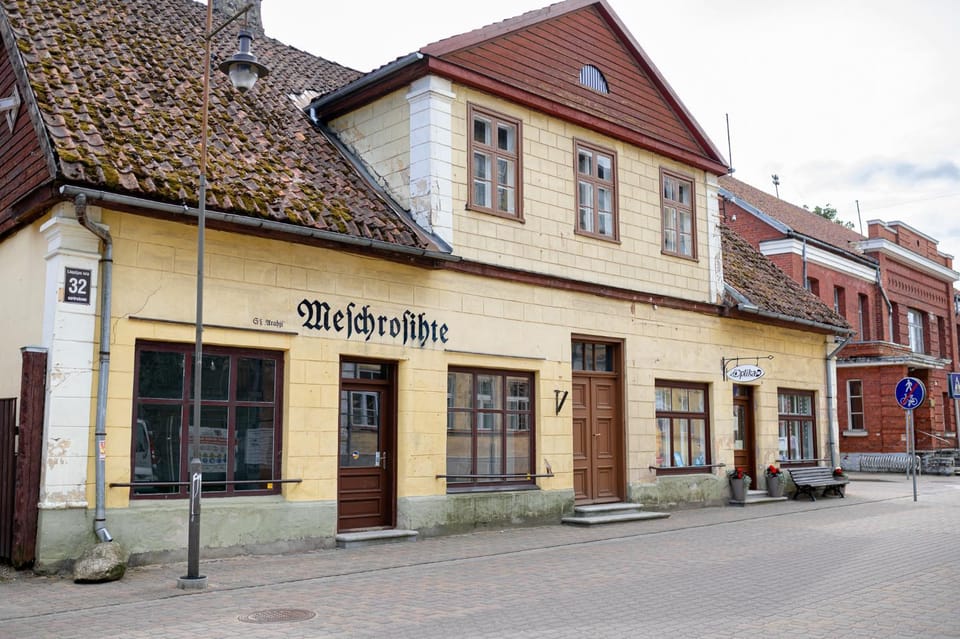 Property building, Neighbourhood, City view, Street view, Location