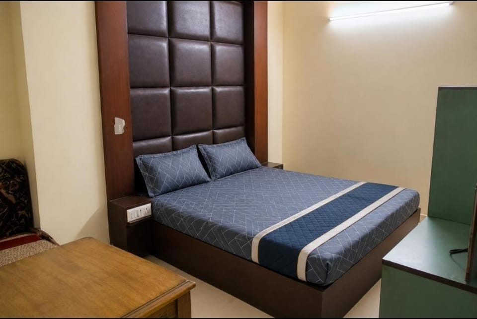 Hotel Maharaja Continental - 5 Mints walk From New Delhi Railways Station Hotel in New Delhi