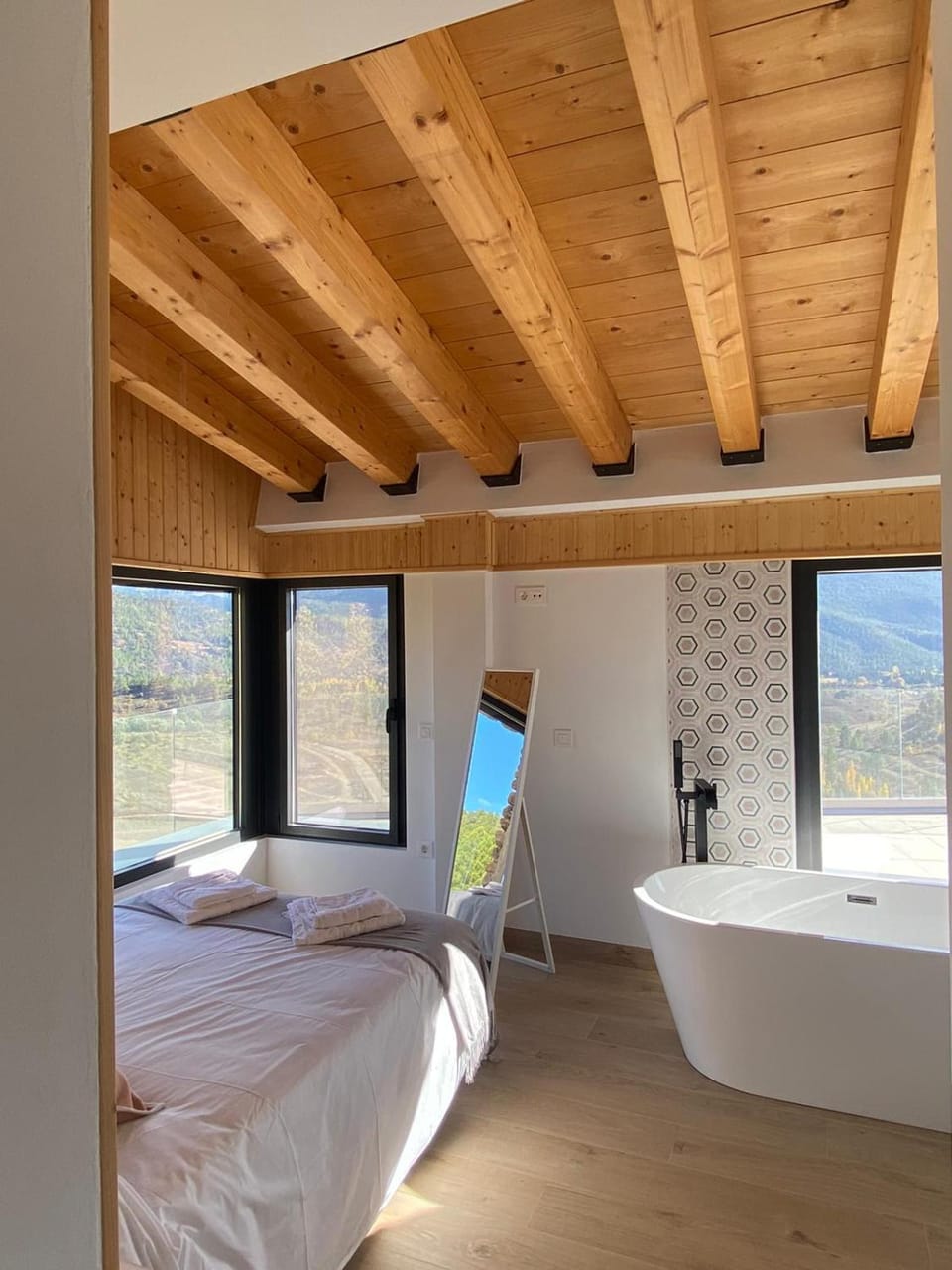 Bed, Bedroom, Bath