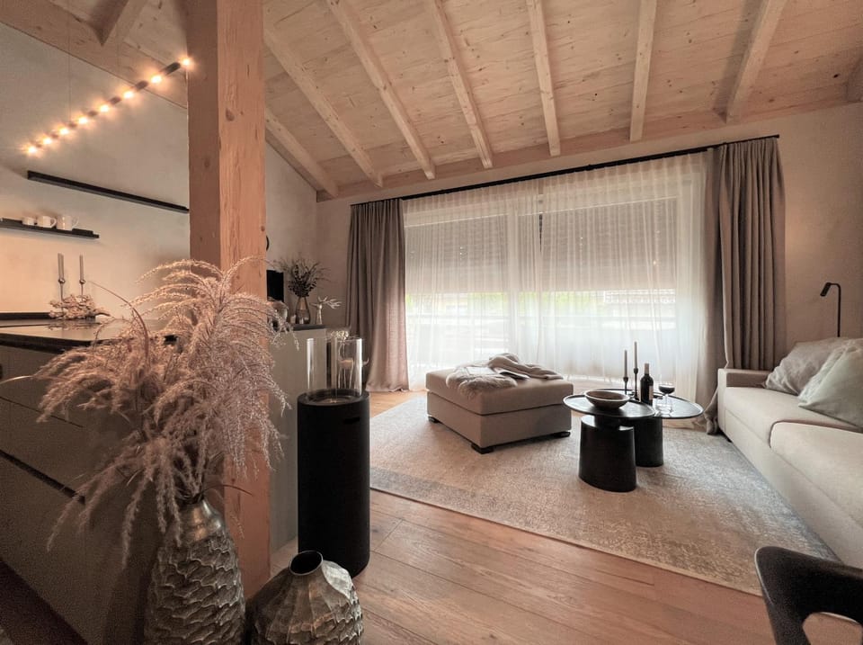 Kitchen or kitchenette, Living room, Seating area