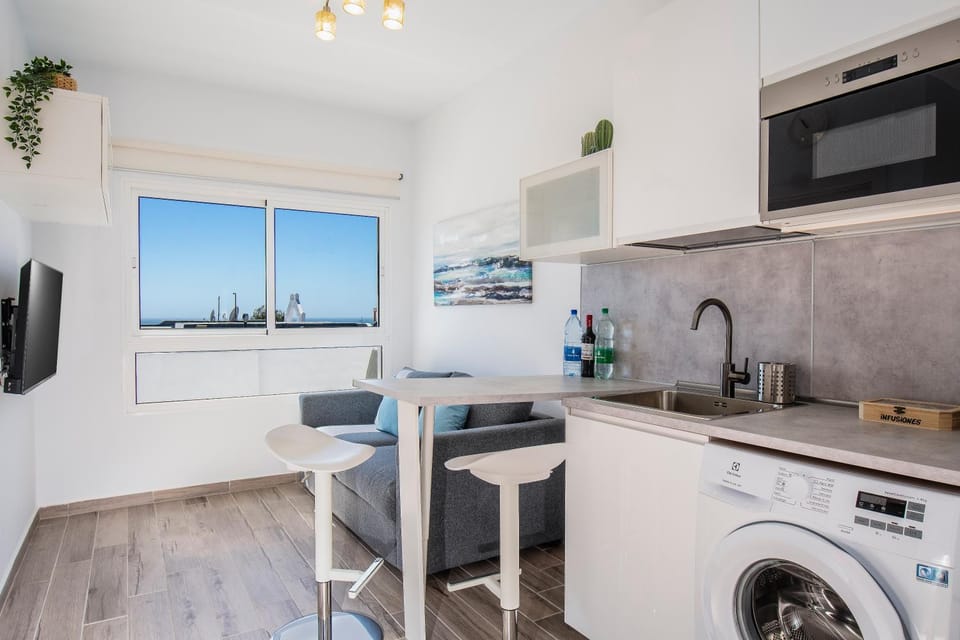 Kitchen or kitchenette, Living room
