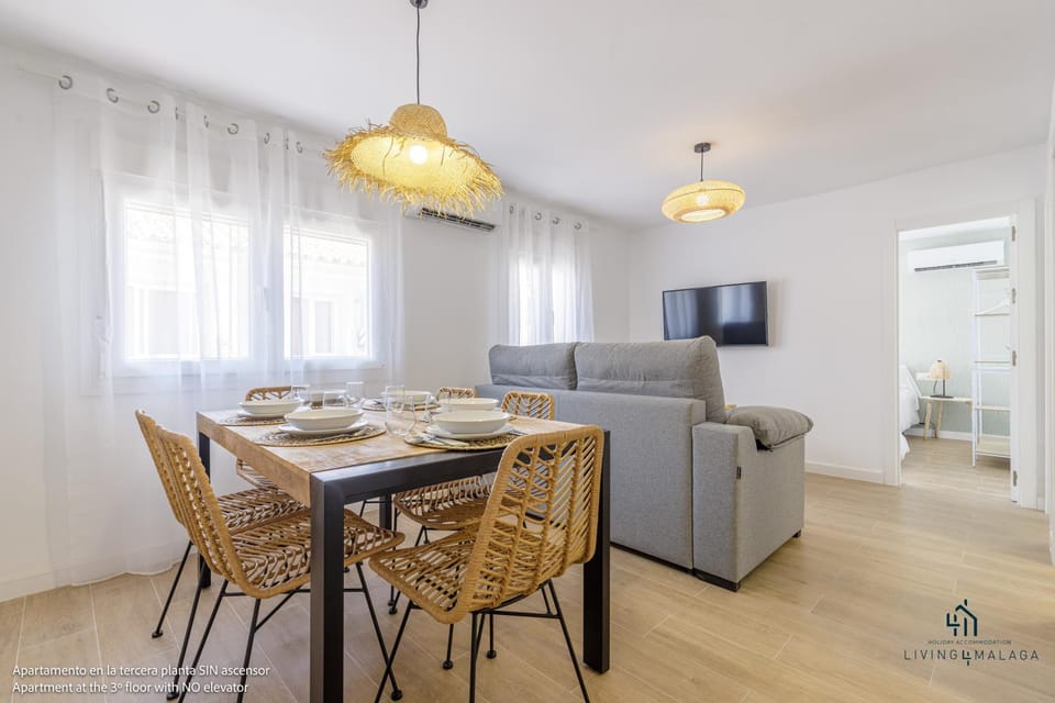 Living room, Seating area, Dining area, air conditioner