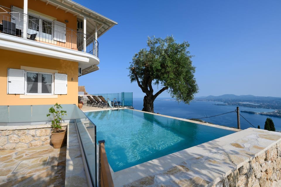 View (from property/room), Pool view, Sea view