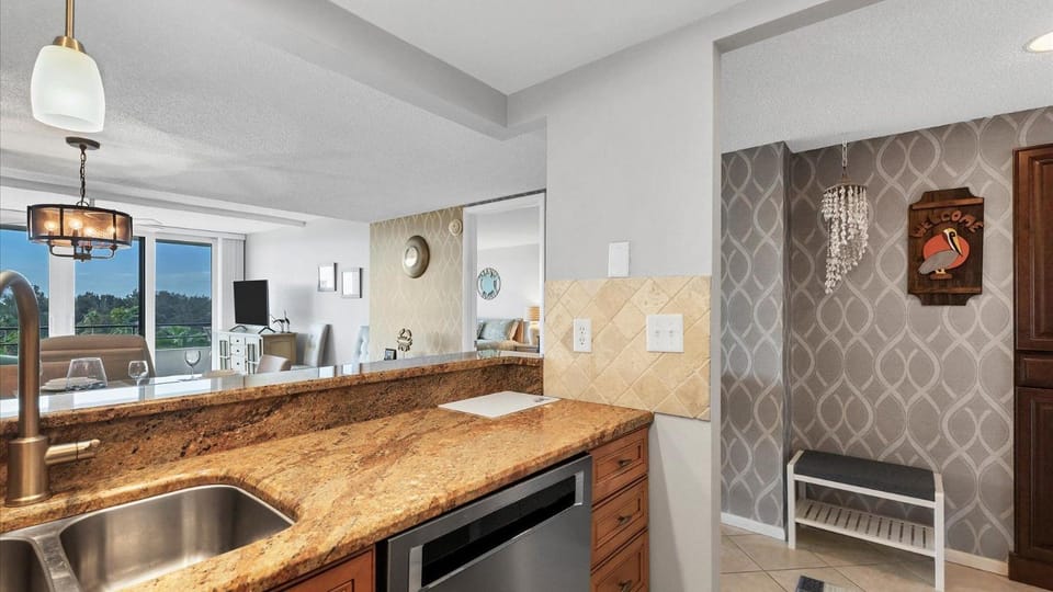 Kitchen or kitchenette