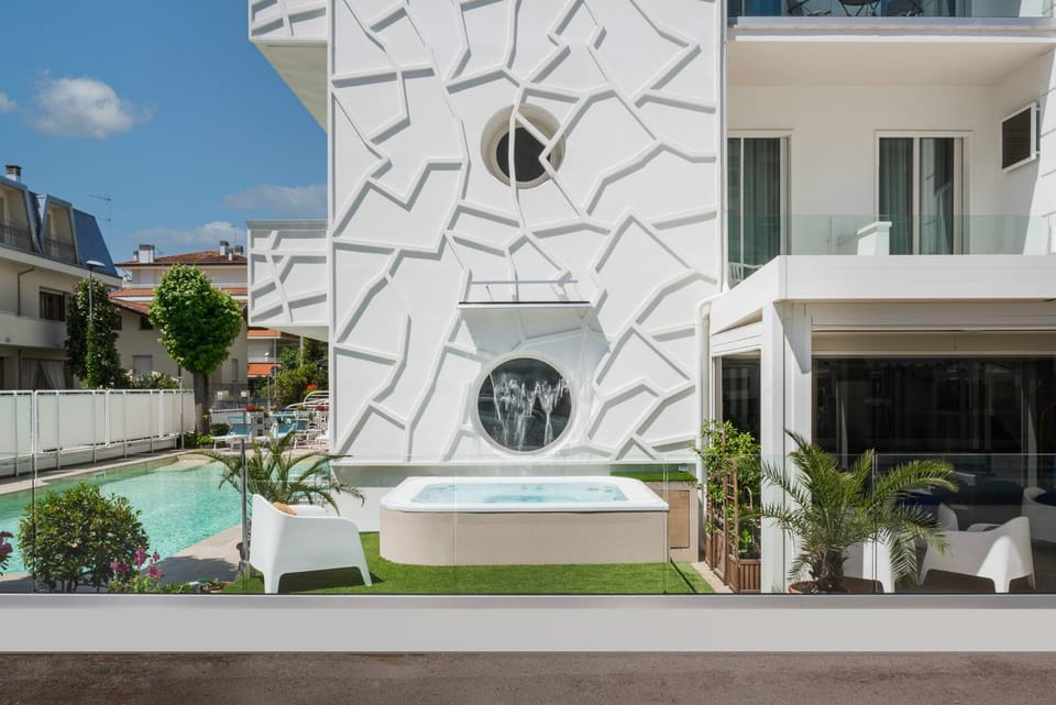 Facade/entrance, Hot Tub, Balcony/Terrace, Open Air Bath