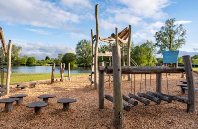 Summer Breeze-Hoburne Cotswolds Campground/ 
RV Resort in Cotswold District