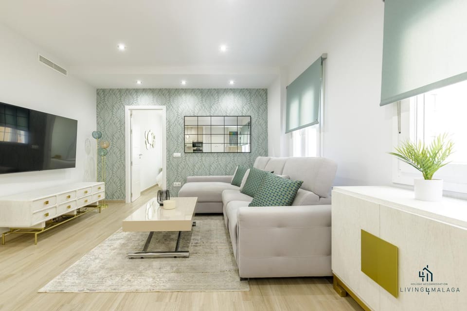 TV and multimedia, Living room, Seating area, air conditioner