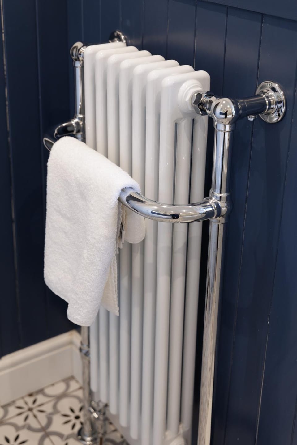 Bathroom, towels