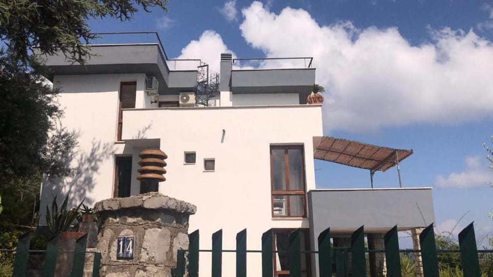 Property building, Balcony/Terrace