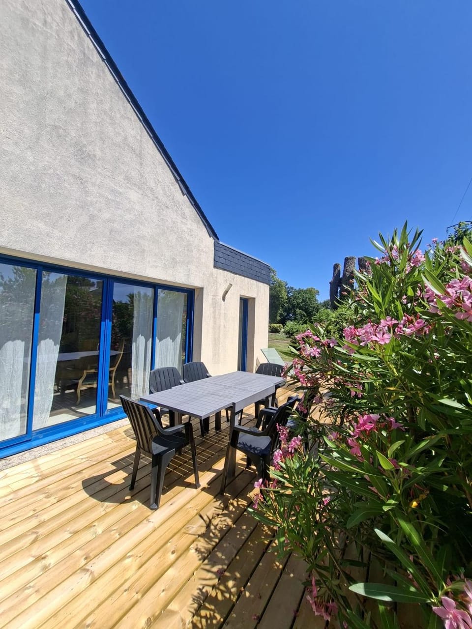 Patio, Garden, Dining area