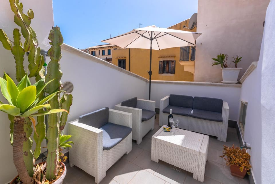 Patio, Balcony/Terrace
