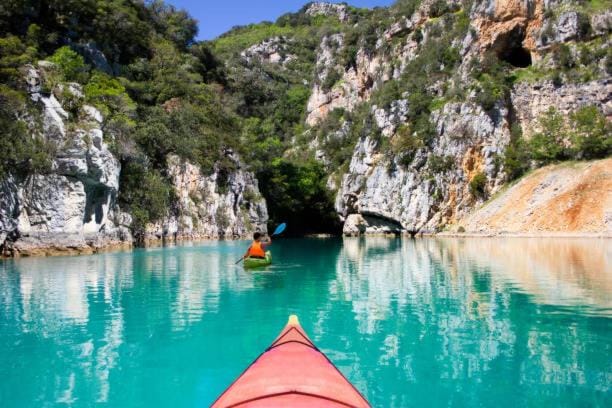 CAMPING 3* / GORGES DU VERDON / POUR 2 PERS/ LAVANDE / ACTIVITÉS/A 2 MN DU LAC DE STE CROIXI Campground/ 
RV Resort in French Riviera
