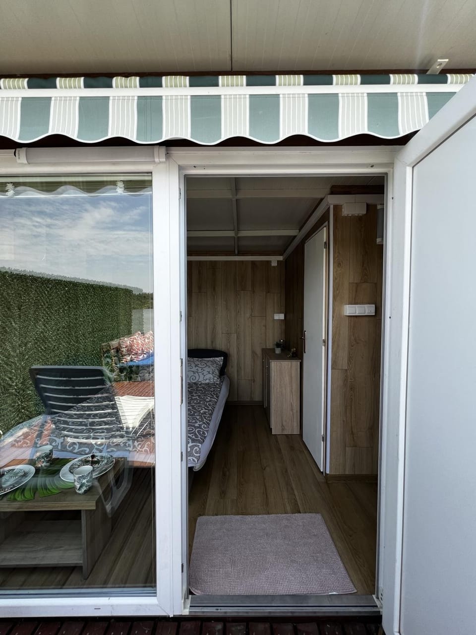 Splav Zaton - Floating Cabin Cabin in Belgrade