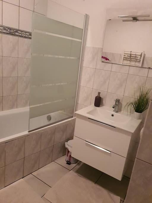 Maison Chez Mariebel - 20 pers avec piscine jacuzzi sauna House in Saarland, 66, Germany