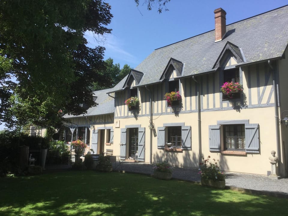 Chambres et Table d'Hôtes du Coquerel Bed and Breakfast in Normandy