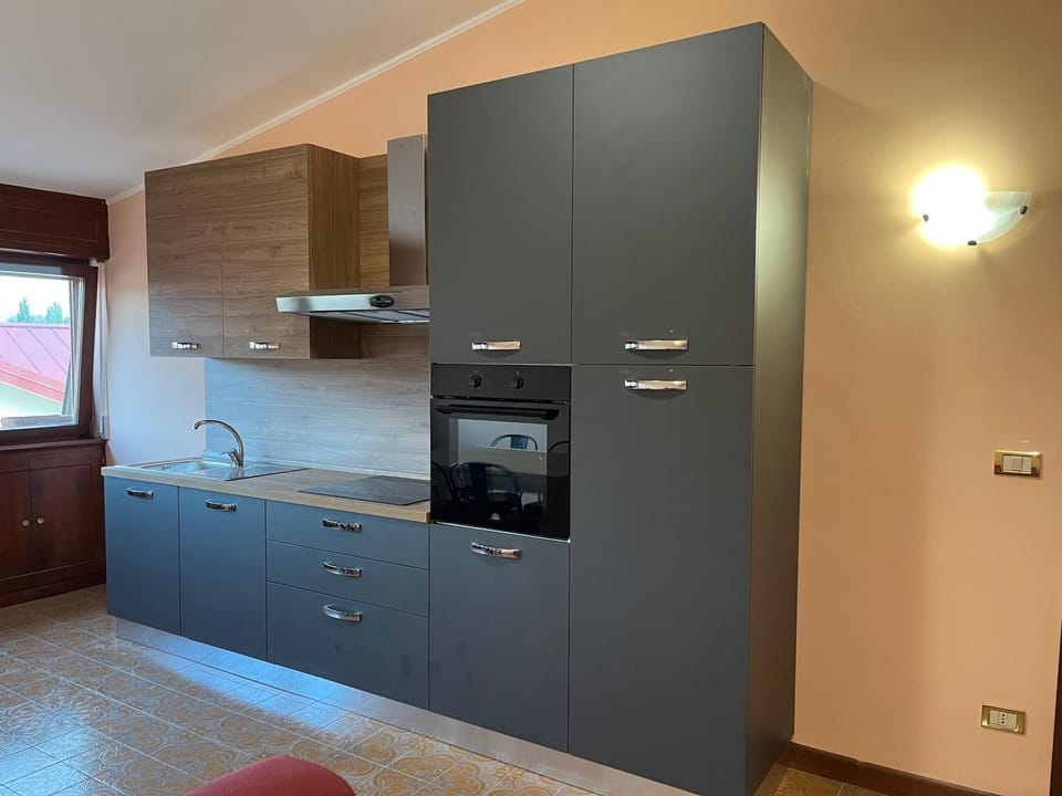 Kitchen or kitchenette, Living room, oven, pet friendly, stove