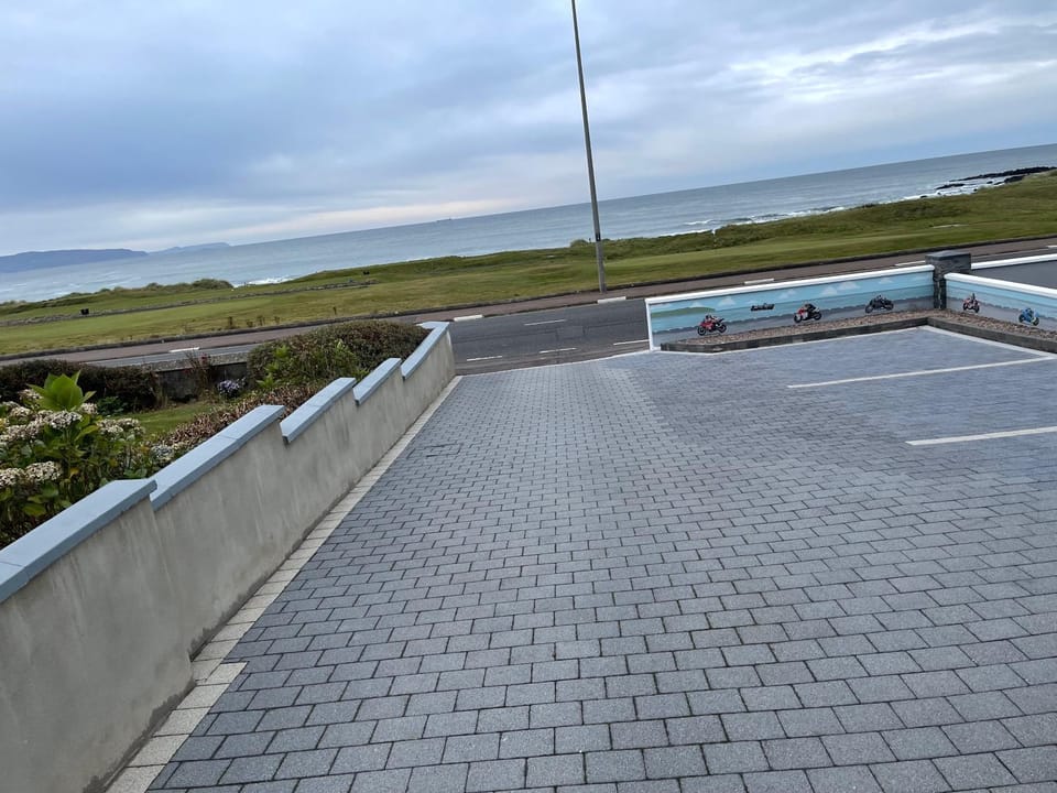 Sea view, Parking