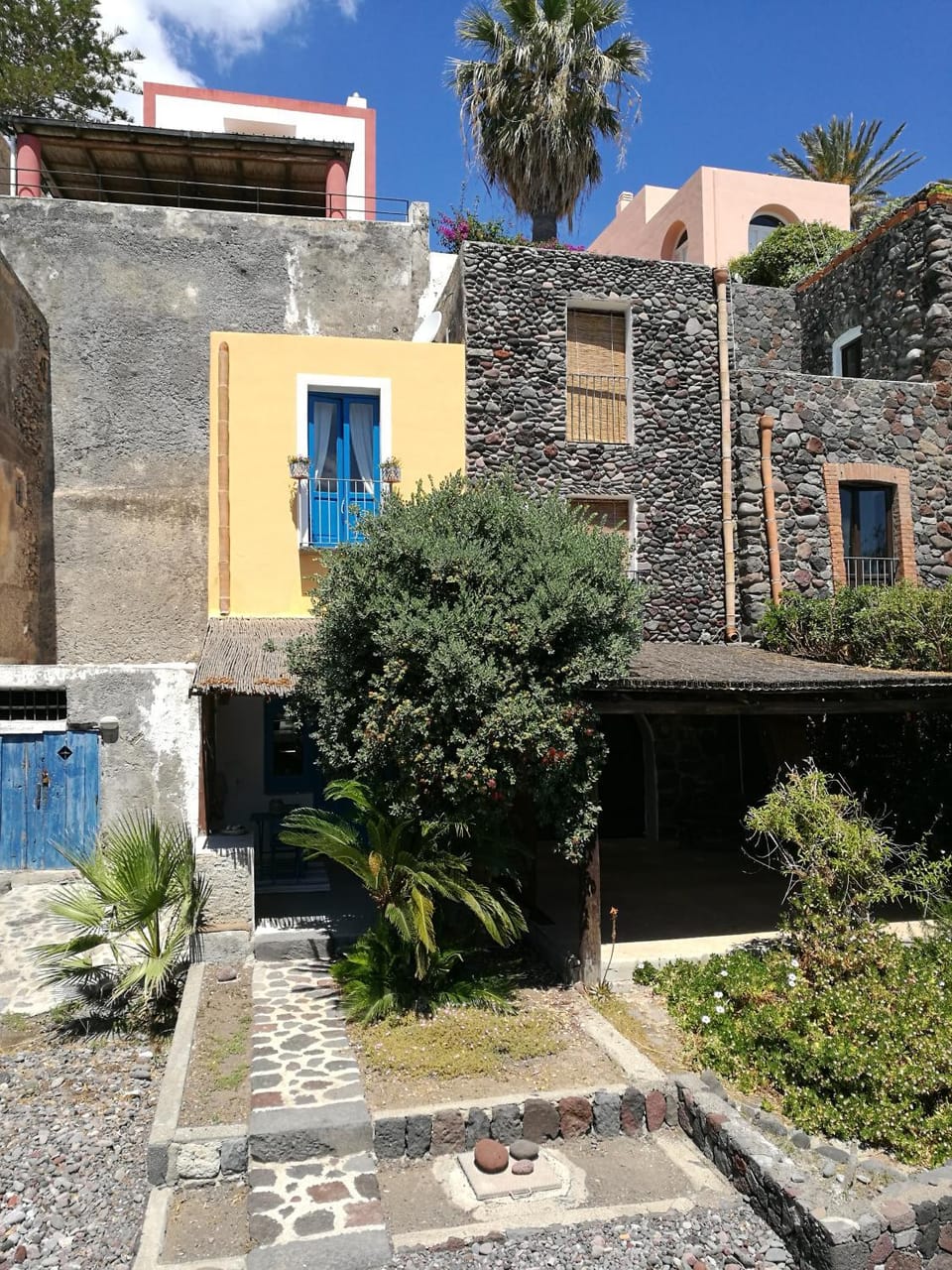 Facade/entrance, Garden