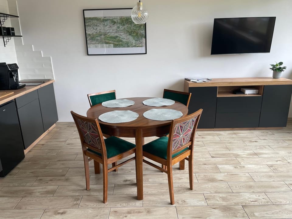 TV and multimedia, Kitchen or kitchenette, Dining area, minibar