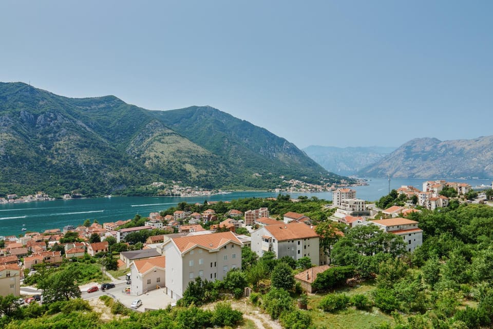 Horizon Bay with Sea View Apartment in Dobrota