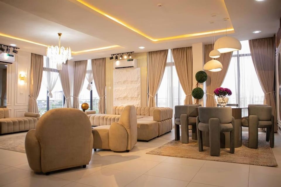 TV and multimedia, Living room, Seating area, air conditioner