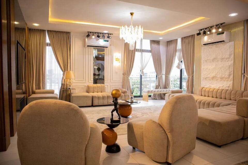 Living room, Seating area