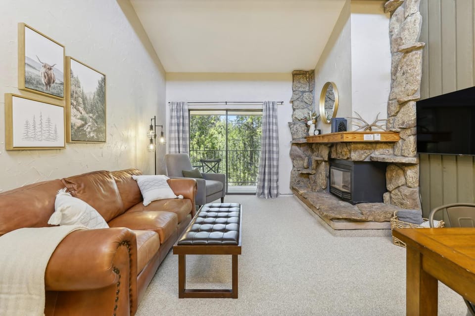 Cozy Winter Park Condo: Bike, Ski, & Hike! House in Fraser