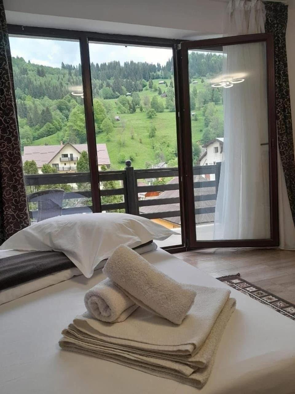 Casa Maria Moieciu de Sus Hotel in Brașov County