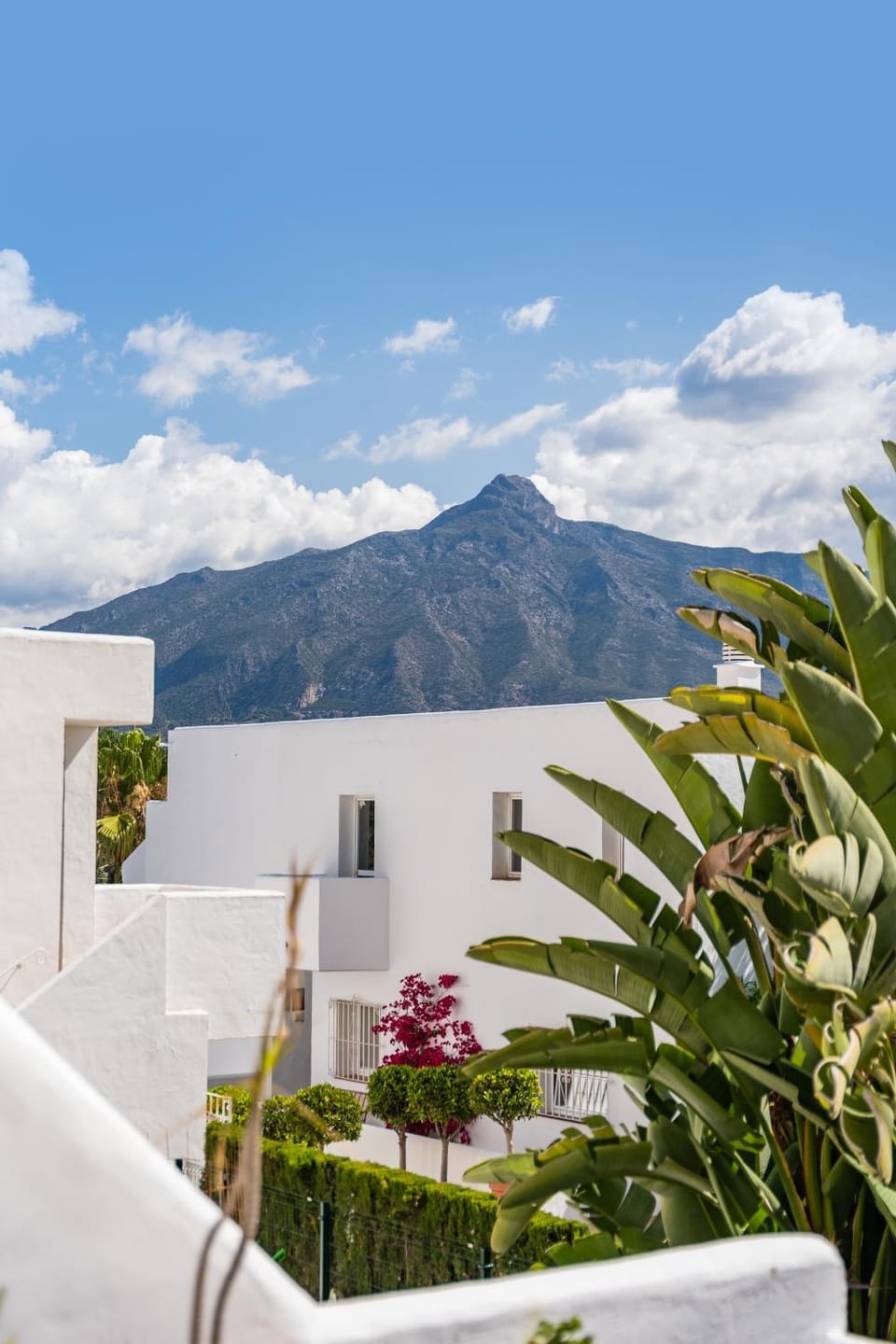 Nearby landmark, Day, Natural landscape, Balcony/Terrace, Mountain view
