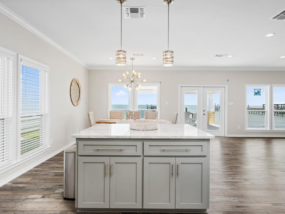 View (from property/room), Kitchen or kitchenette, Living room, Seating area, Sea view, furniture