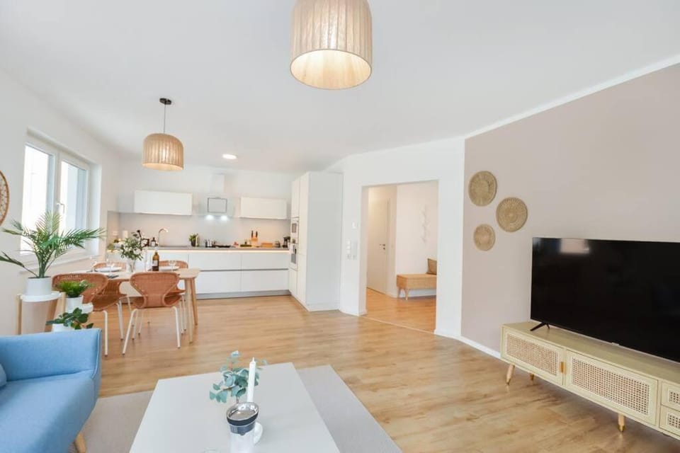 Communal lounge/ TV room, TV and multimedia, Kitchen or kitchenette, Living room, Seating area, Evening entertainment