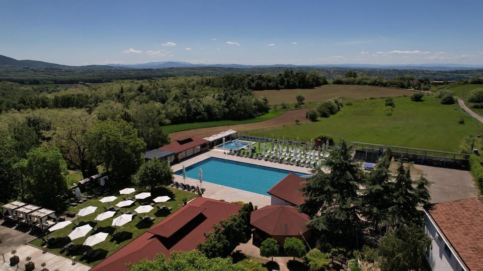 View (from property/room), Pool view