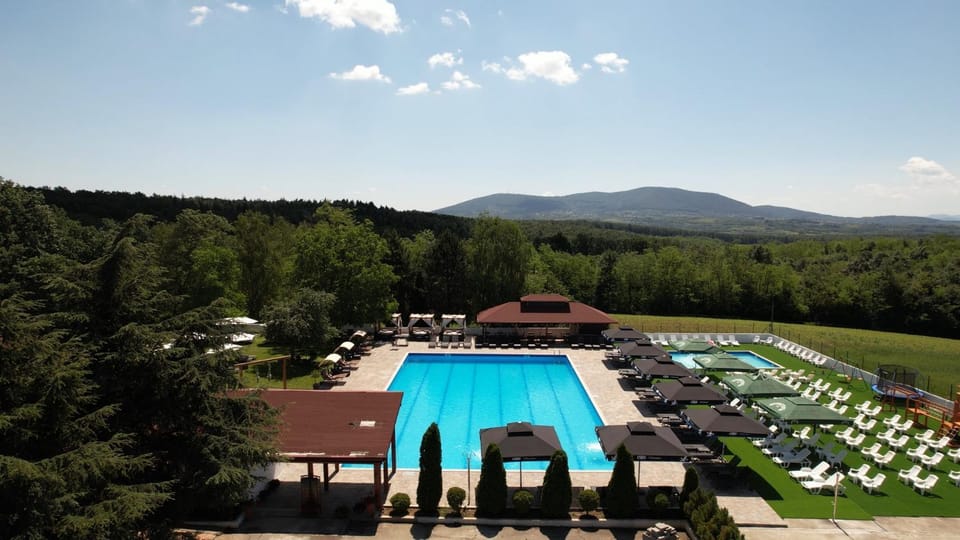 Nearby landmark, Day, Natural landscape, Mountain view, Pool view, Swimming pool, sunbed