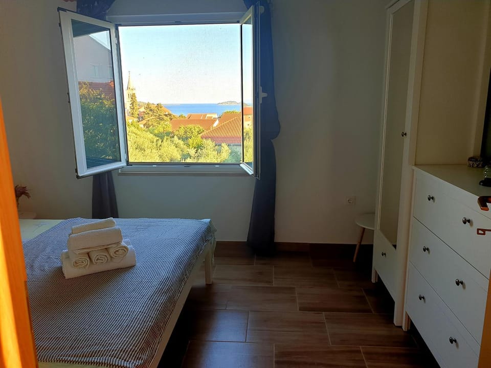Bed, Photo of the whole room, Bedroom, Sea view