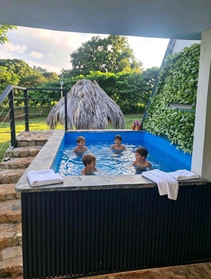 Day, People, Natural landscape, Hot Tub, Pool view, Swimming pool, children, group of guests