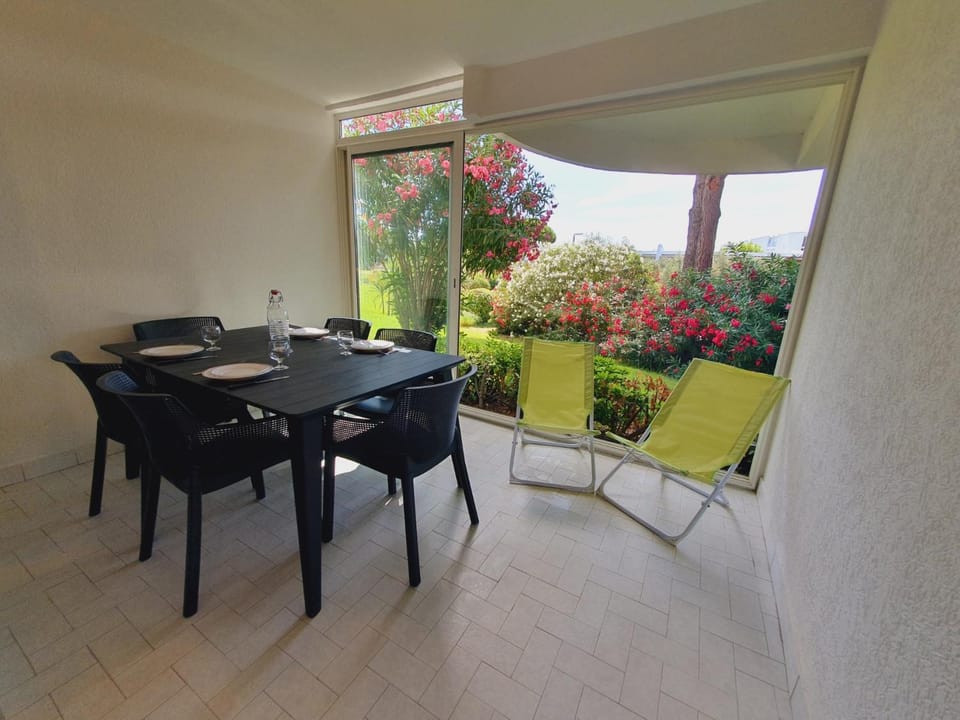 Patio, Garden, View (from property/room), Balcony/Terrace, Dining area, Garden view