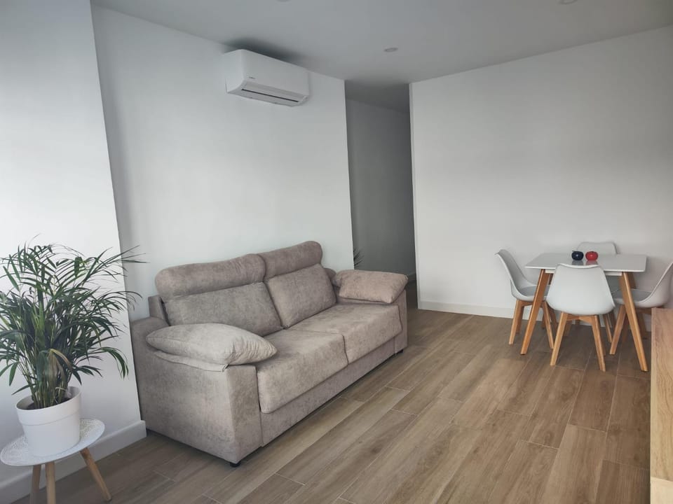 Living room, Dining area, air conditioner