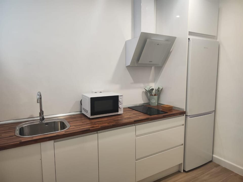 minibar, kitchen