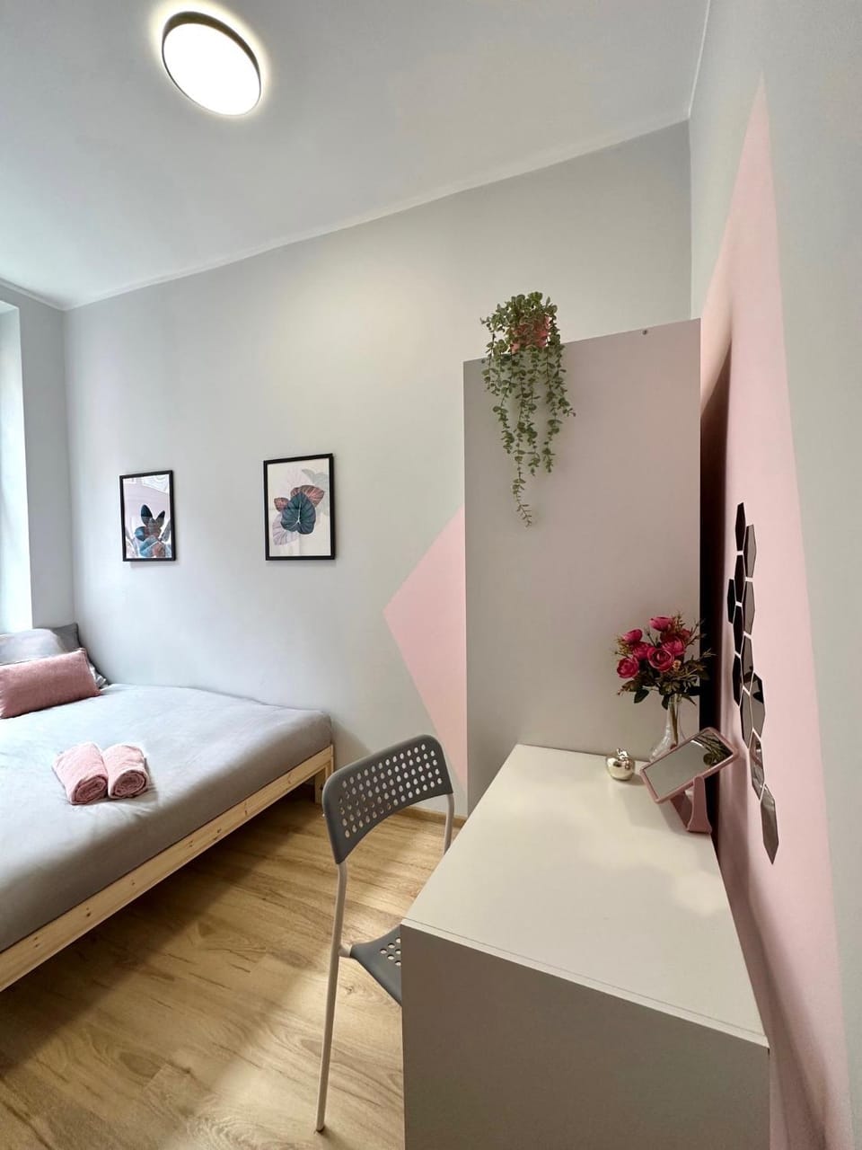 Bed, Photo of the whole room