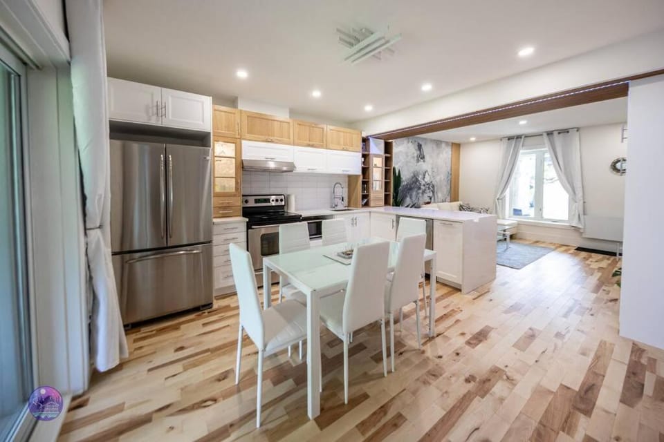 Kitchen or kitchenette, dishwasher, oven, stove