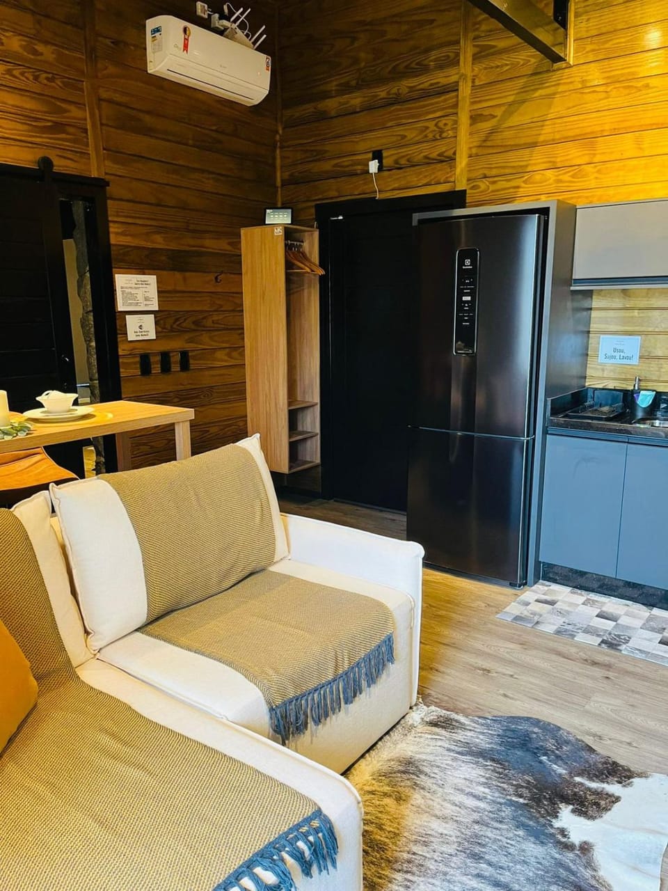 Living room, air conditioner