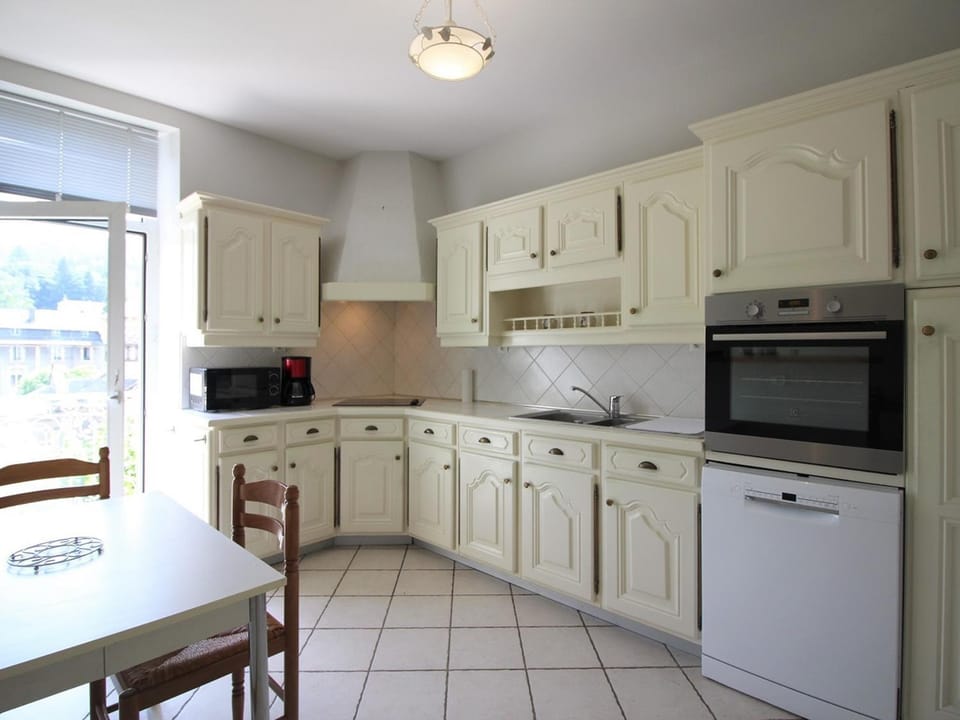 Bel appartement 3*** au centre de La Bourboule, 6 pers, WiFi Apartment in Auvergne-Rhône-Alpes