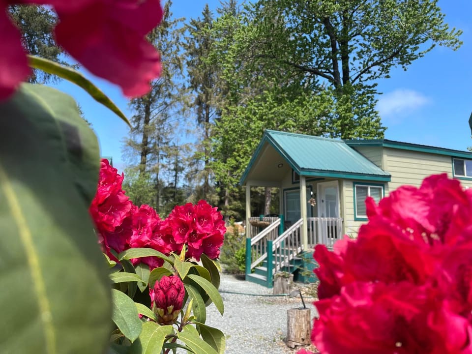 Sheltered Nook On Tillamook Bay Bed and Breakfast in Bay City