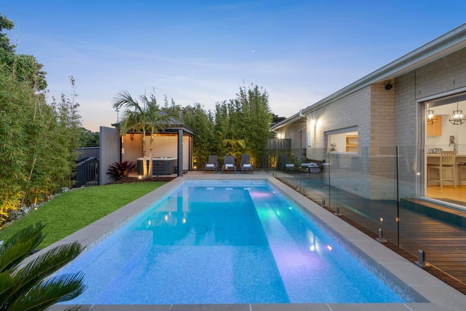 Bella Beach Resort - An Oasis on the Bellarine with heated pool House in Melbourne