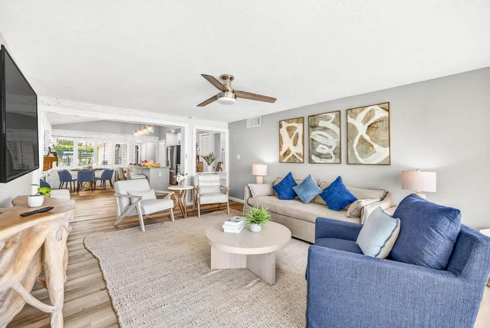 Castaway Waterfront Home House in Indian Rocks Beach