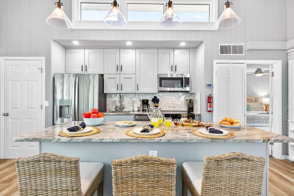 Castaway Waterfront Home House in Indian Rocks Beach
