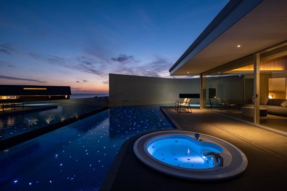 Night, Pool view