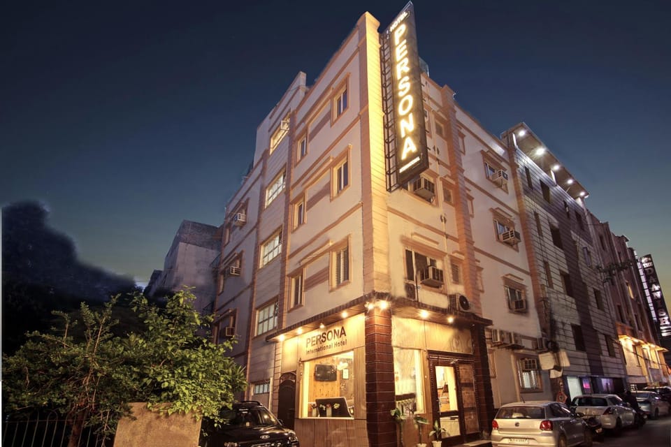 Property building, Night, Neighbourhood, Street view, Location, Parking