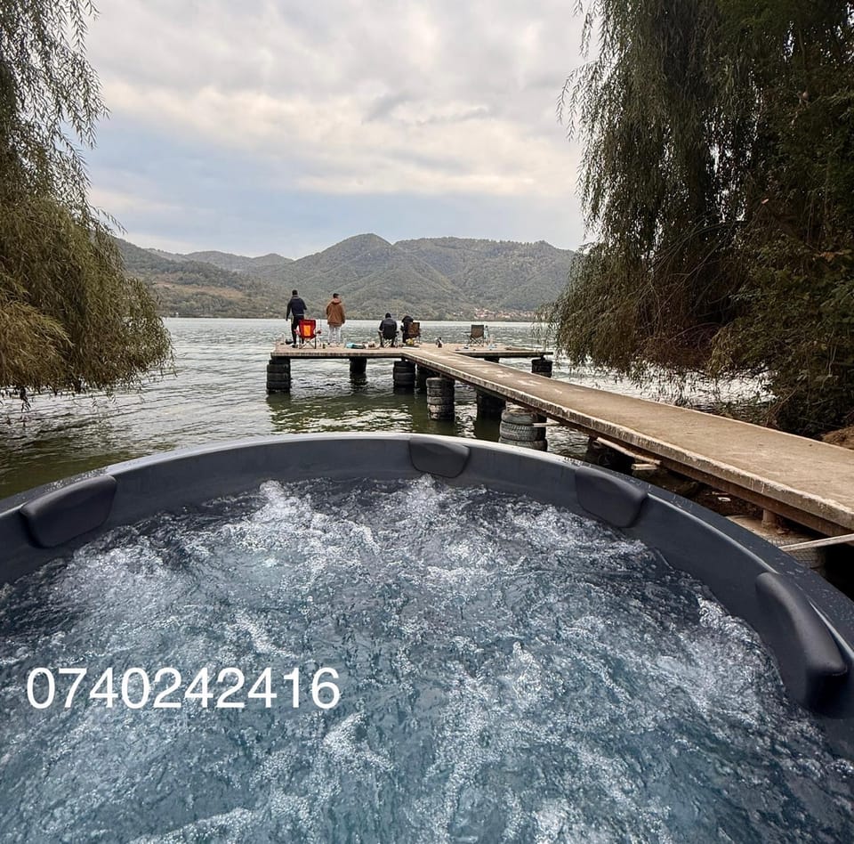 Nearby landmark, Day, People, Natural landscape, Activities, Lake view, Mountain view, River view, group of guests